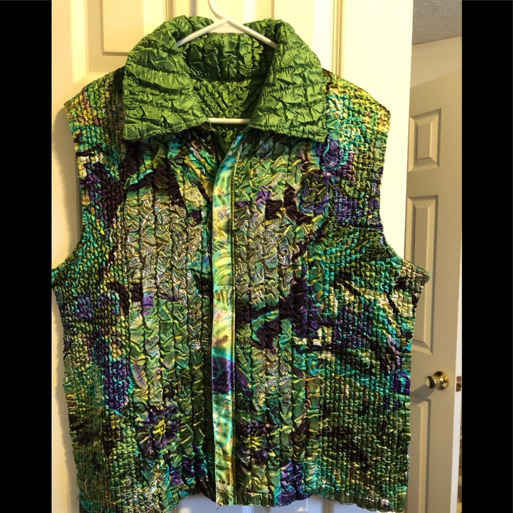Vest green